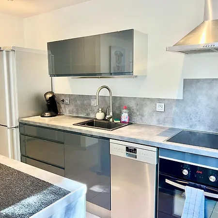 T2 Apartment *